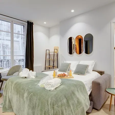 158 Jeremy - Superbe A Paris